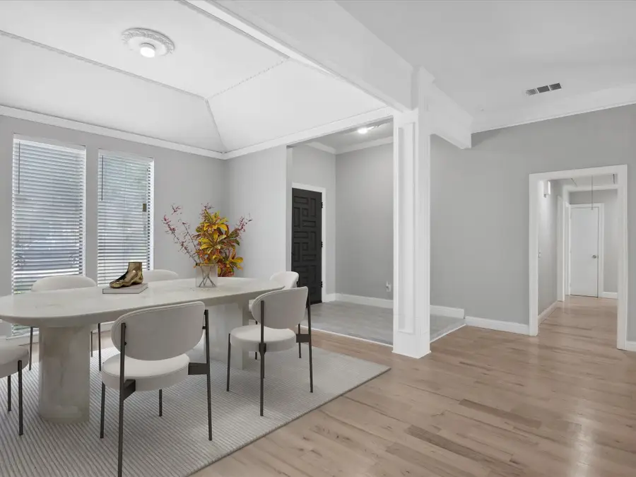 10315 Cimmaron Trail, Dallas, TX 75243 - Image #3