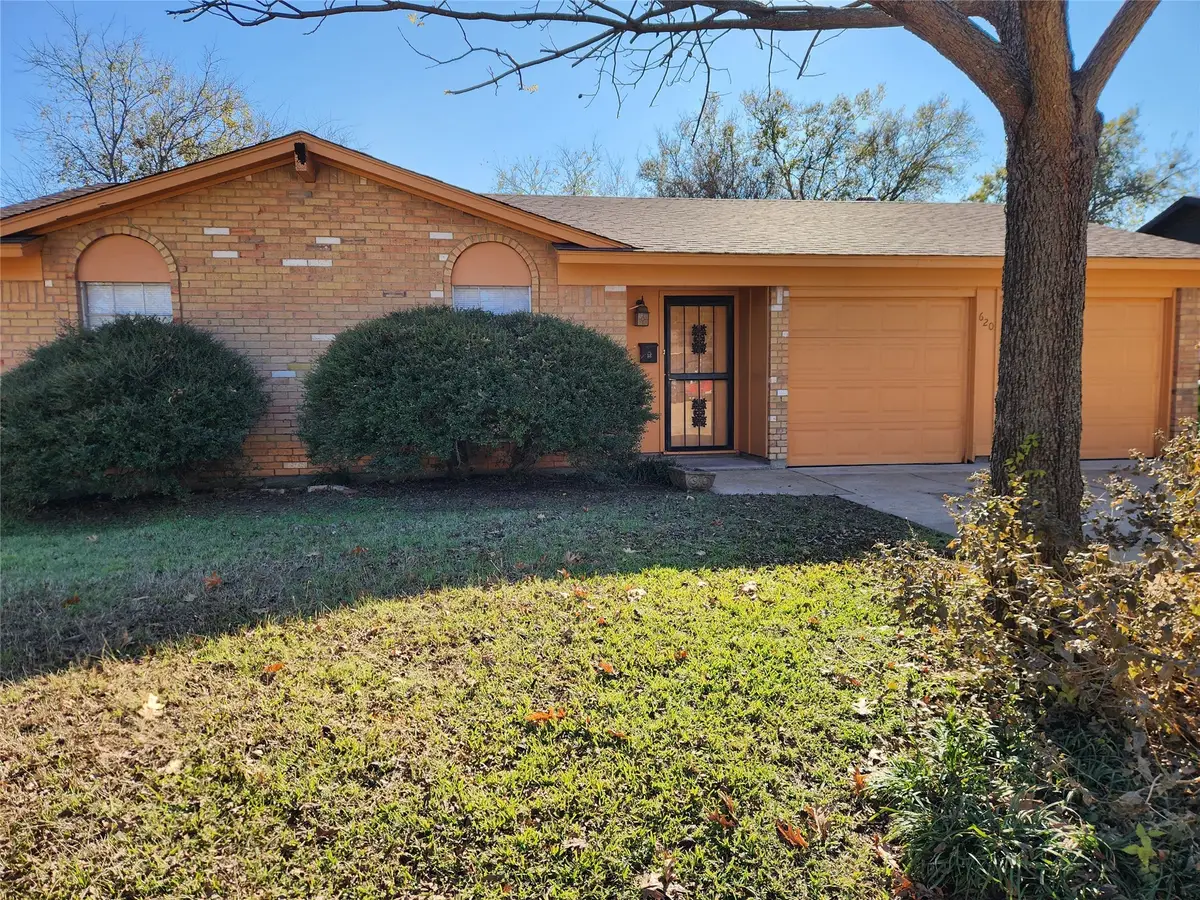 620 Smith Avenue, Crowley, TX 76036 - Image #1