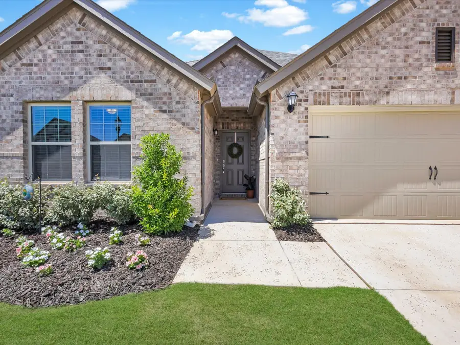 13141 Yellowstone Way, Providence Village, TX 76227 - Image #2