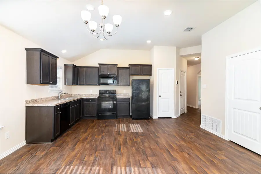 1404 Glen Garden Drive, Fort Worth, TX 76104 - Image #3