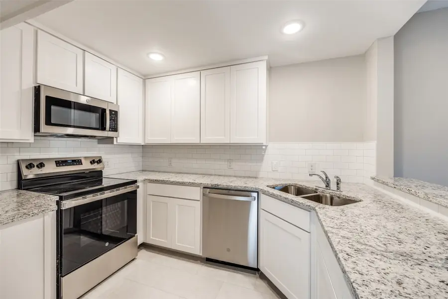 5325 Bent Tree Forest Drive #2205, Dallas, TX 75248 - Image #3