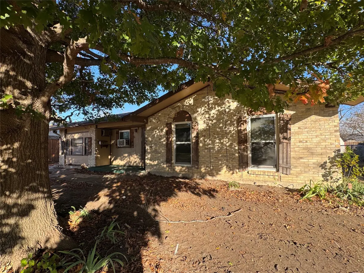 517 Shorehaven Drive, Garland, TX 75040 - Image #1