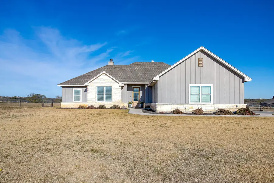 149 Kingston Lane, Brock, TX 76087 - Image #2