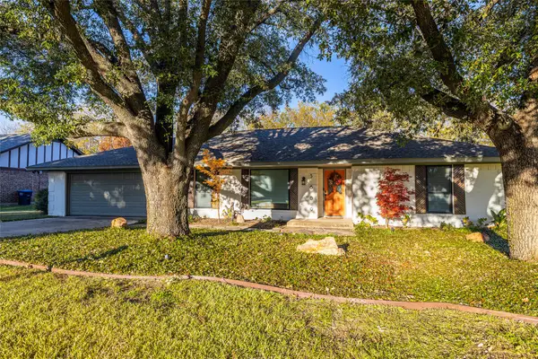 5809 Rayburn Drive, Fort Worth, TX 76133