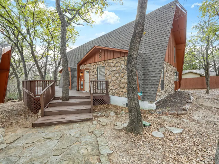 2072 Breezywood Drive, Flower Mound, TX 75022 - Image #3