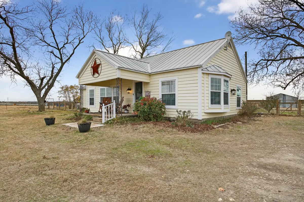 2074 W Fm 922, Valley View, TX 76272 - Image #1