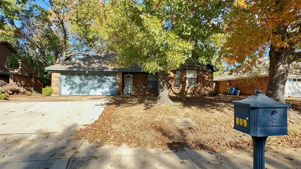 609 Main Street, Roanoke, TX 76262