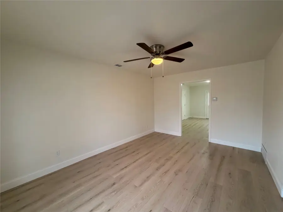 2527 Larchmont Drive, Mesquite, TX 75150 - Image #2