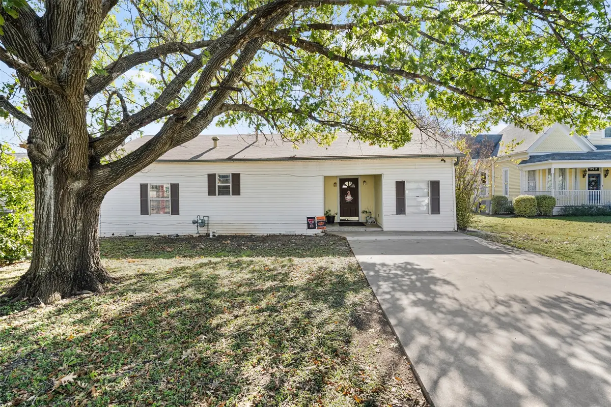 502 W 6th Street, McGregor, TX 76657 - Image #1