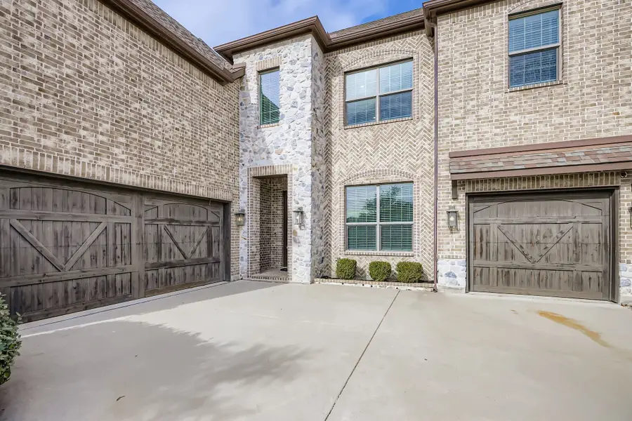 932 Hunters Creek Drive, Rockwall, TX 75087 - Image #3