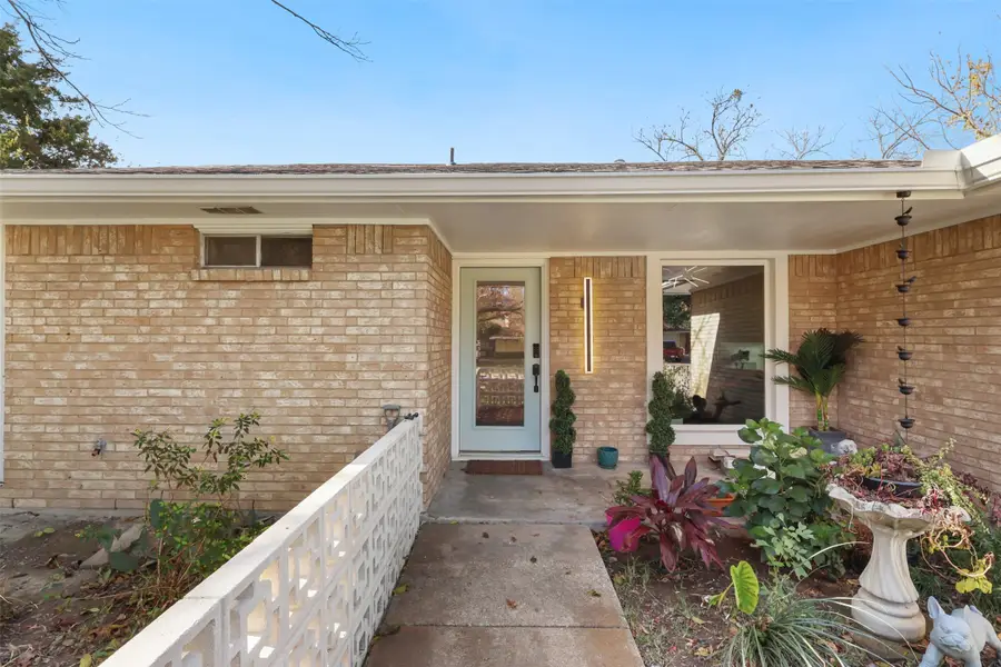 403 Rickey Canyon Avenue, Desoto, TX 75115 - Image #2