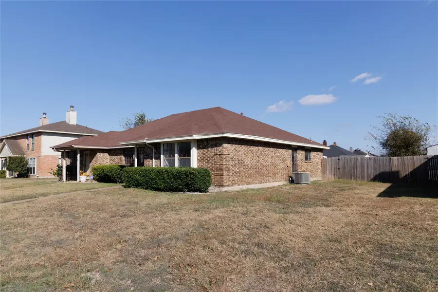 2910 Tanglewood Drive, Lancaster, TX 75134 - Image #2