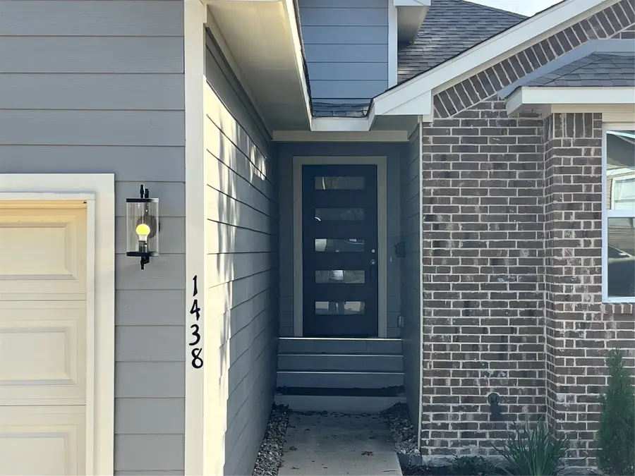 1438 E Waco Avenue, Dallas, TX 75216 - Image #3