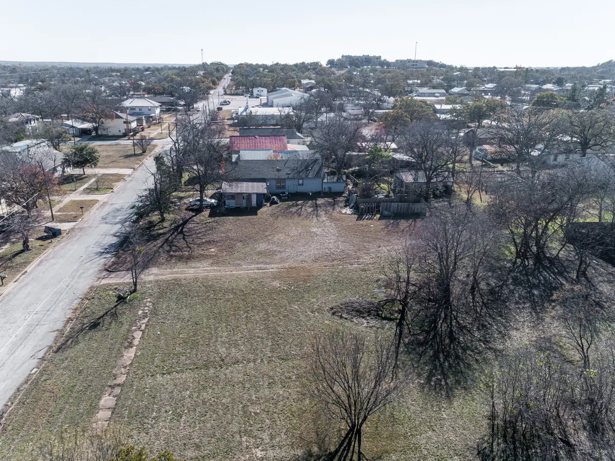 310 N Dixie Street, Eastland, TX 76448 - Image #1