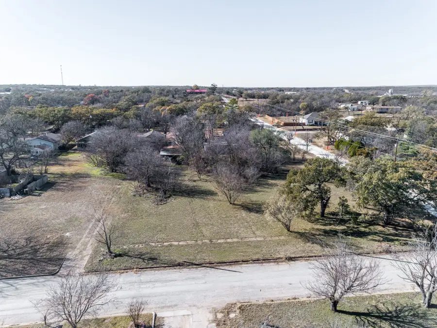 310 N Dixie Street, Eastland, TX 76448 - Image #2