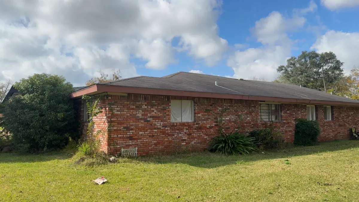 2005 Gulfway Drive, Port Arthur, TX 77640 - Image #1