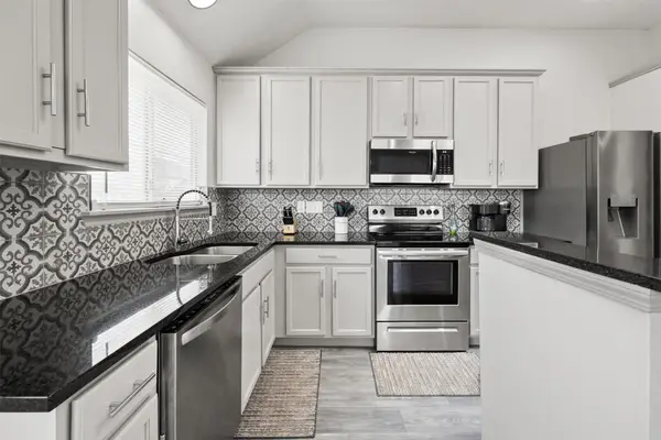 8205 Cedarcrest Lane, Fort Worth, TX 76123