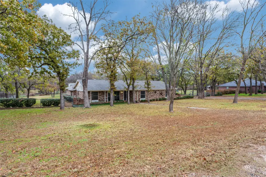 103 Mccullar Road, Burleson, TX 76028 - Image #3