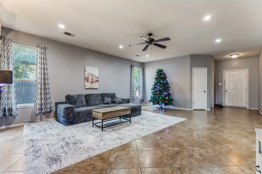 5825 Deck House Road, Fort Worth, TX 76179 - Image #3