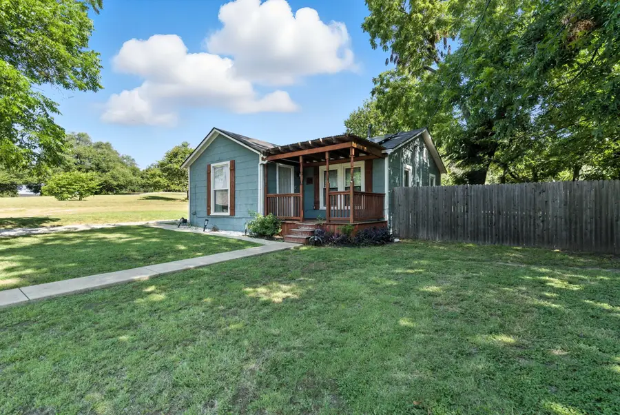 116 W 7th Street, Weatherford, TX 76086 - Image #2