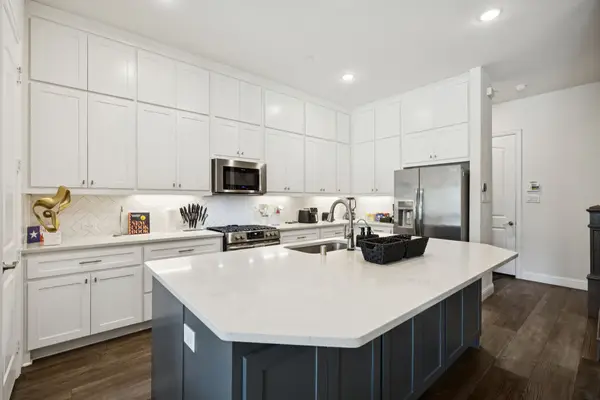 1885 Wittington Place, Farmers Branch, TX 75234