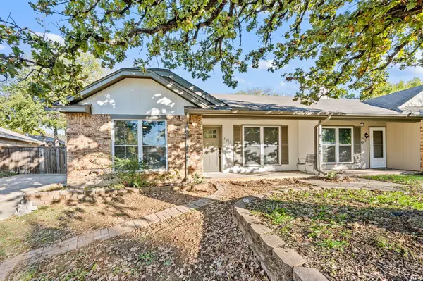 3014 Kathleen Lane, Euless, TX 76039