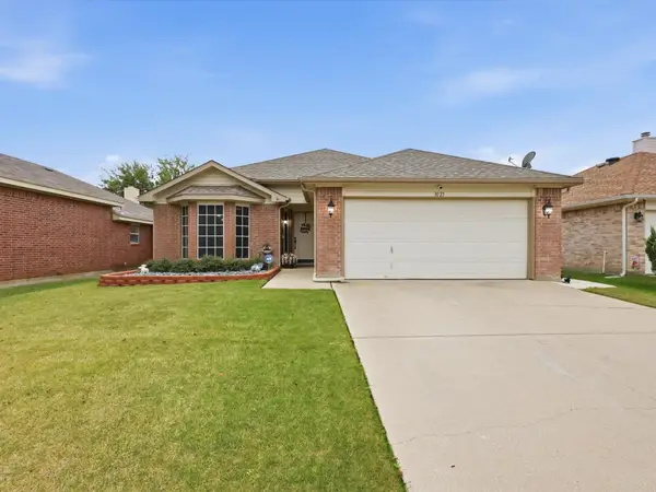 3023 Bosswood Court, Grand Prairie, TX 75052
