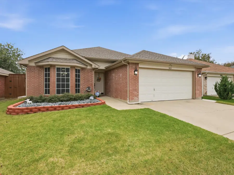 3023 Bosswood Court, Grand Prairie, TX 75052 - Image #2