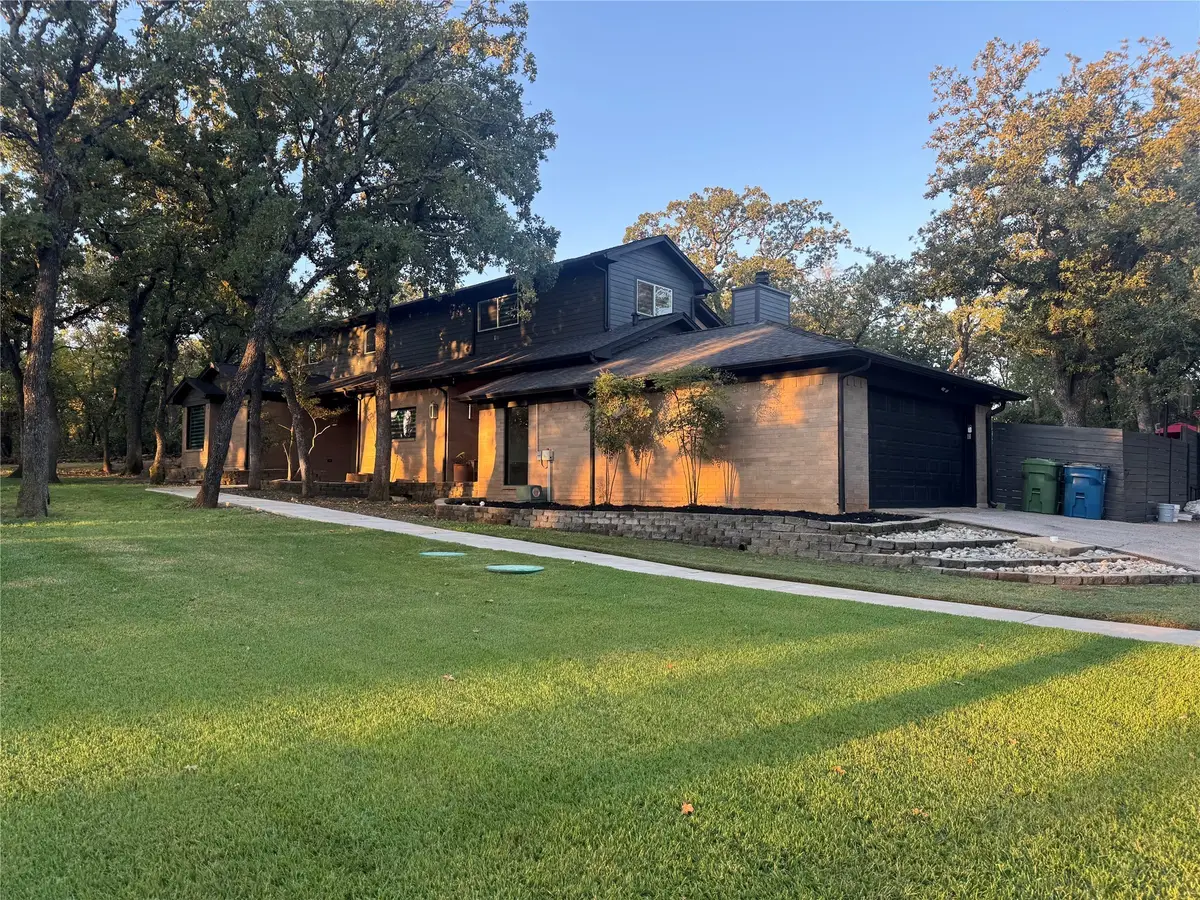 900 Pioneer Circle E, Argyle, TX 76226 - Image #1