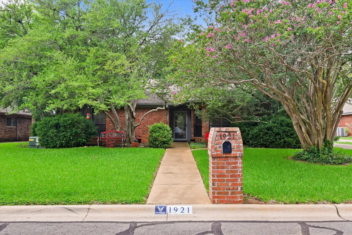 1921 N Lake Trail, Denton, TX 76201 - Image #1