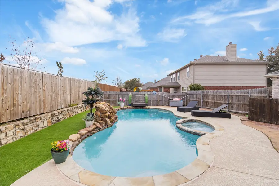 4329 Latigo Circle, Fort Worth, TX 76244 - Image #2