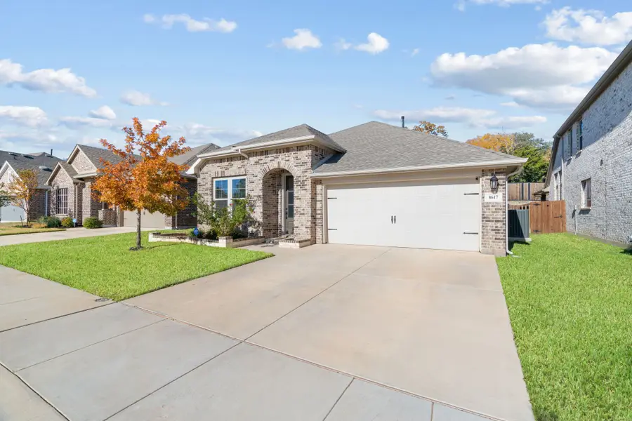 8617 Keeneland Drive, Fort Worth, TX 76120 - Image #2