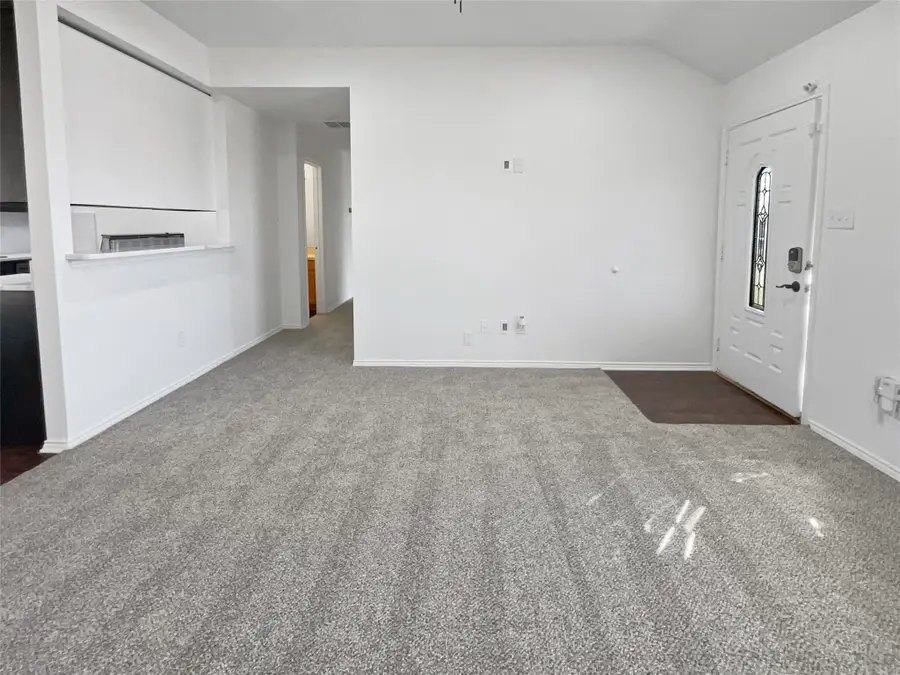 1307 Lynnwood Drive, Cleburne, TX 76033 - Image #3