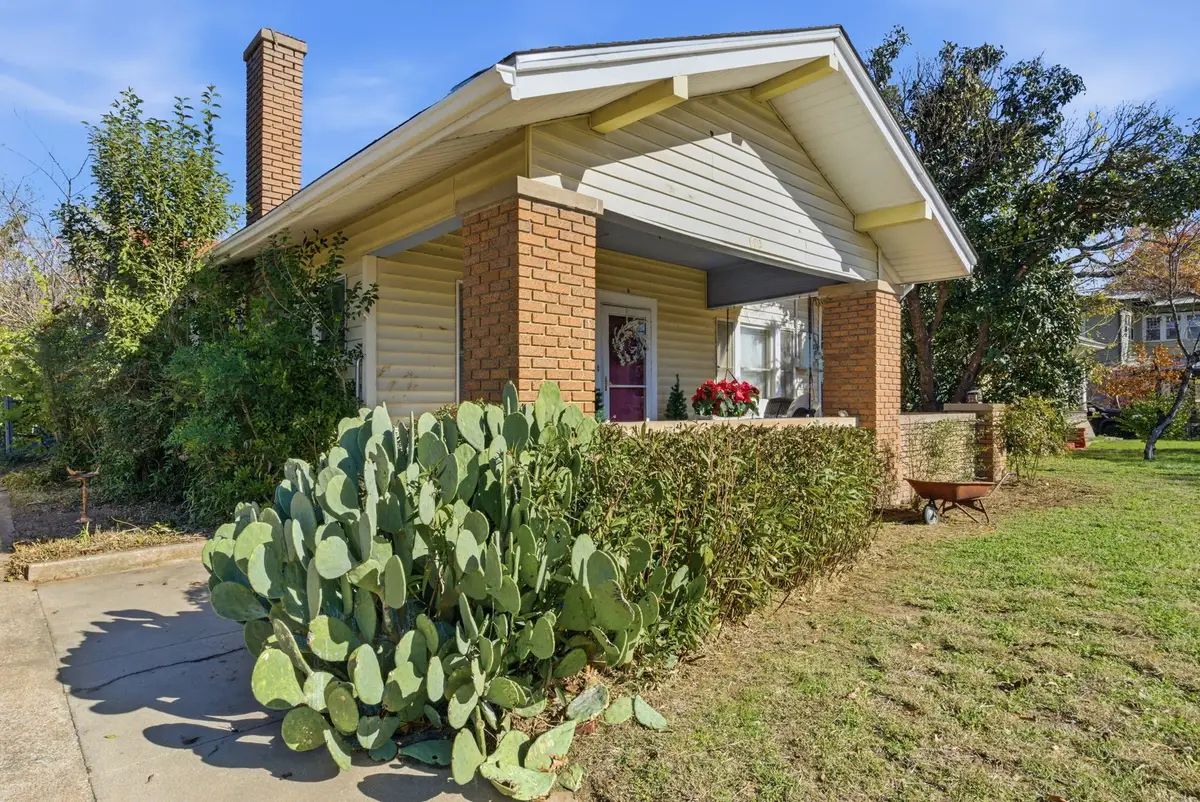 203 E Oak Street, Weatherford, TX 76086 - Image #1