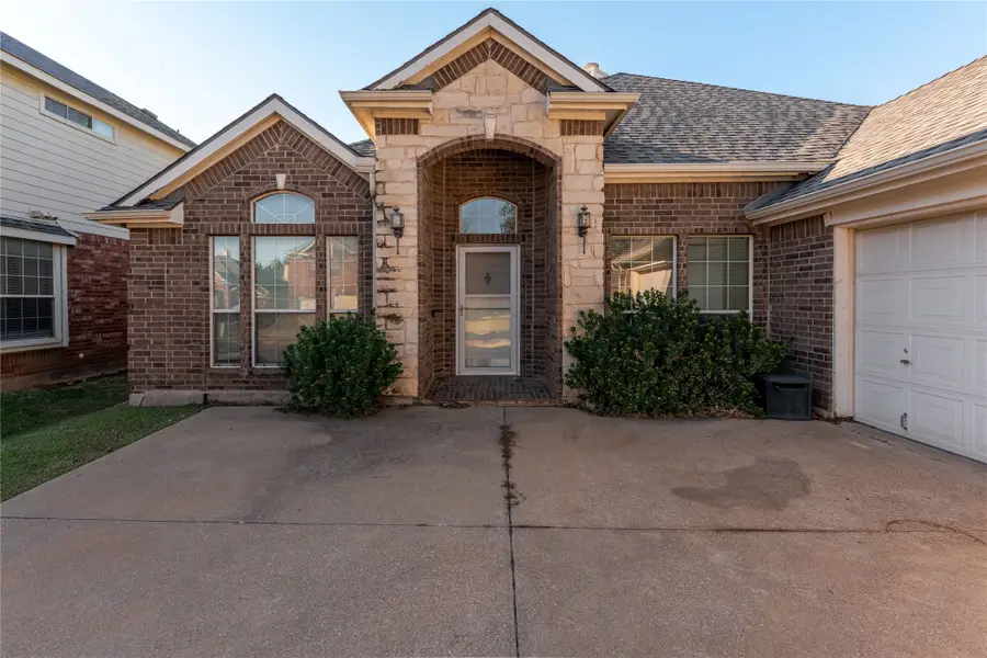11617 Pheasant Creek Drive Drive, Fort Worth, TX 76244 - Image #2