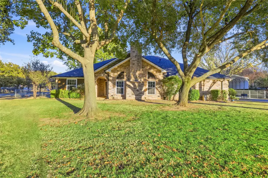109 Mccullar Road, Burleson, TX 76028 - Image #2