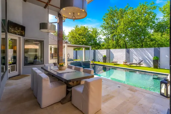 4001 Memorial Court, Carrollton, TX 75010