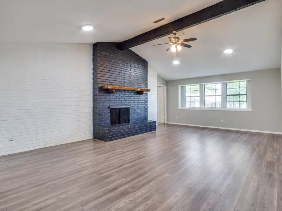 9523 Bellechase Road, Granbury, TX 76049 - Image #3