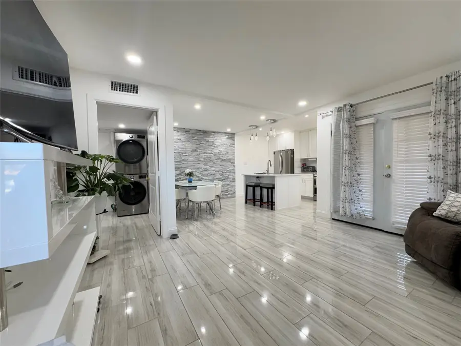 2814 Lineville Drive #102, Farmers Branch, TX 75234 - Image #3