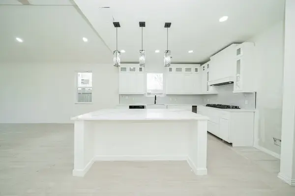 373 5th Street Nw, Paris, TX 75460