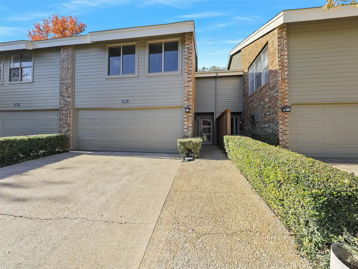 6704 E Northwest Highway, Dallas, TX 75231 - Image #1