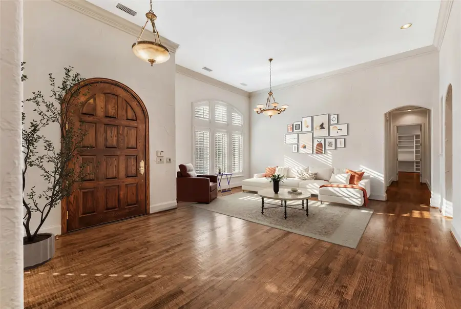 2609 Queen Elizabeth Boulevard, Lewisville, TX 75056 - Image #2