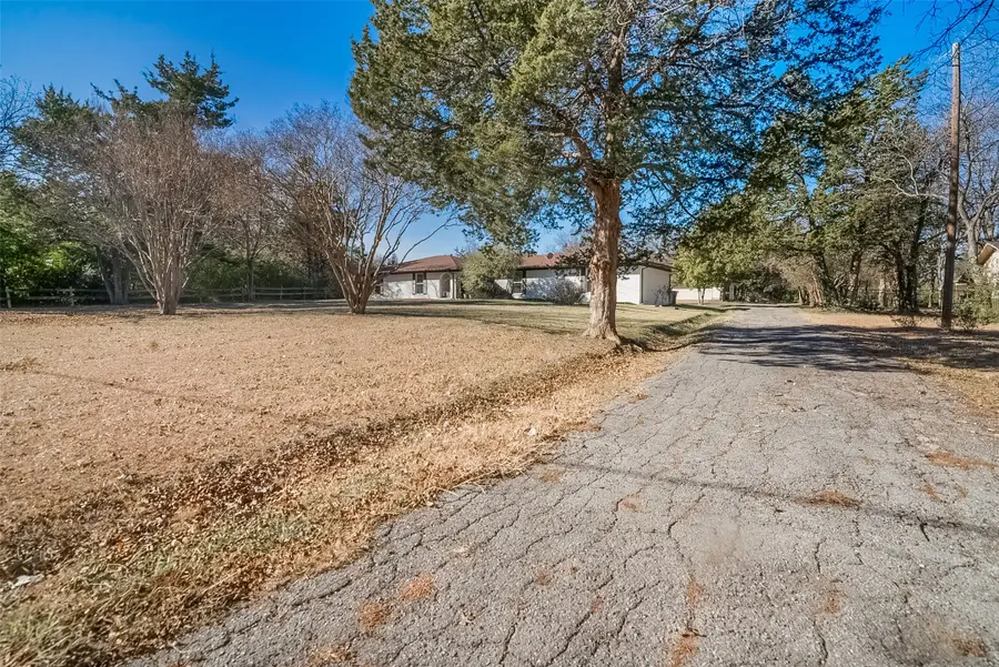 424 Ridgeview Road, Sherman, TX 75092 - Image #2
