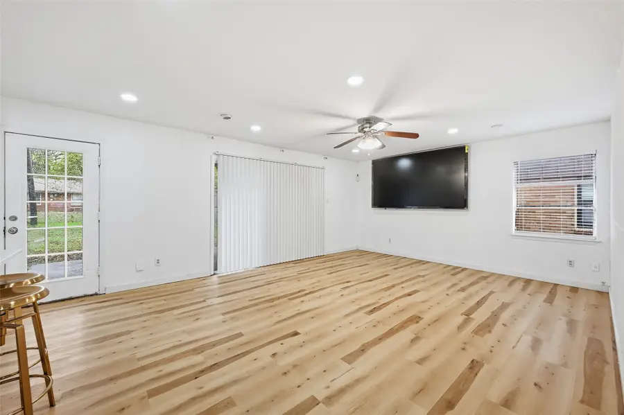 1702 Emerald Street, Grand Prairie, TX 75051 - Image #3