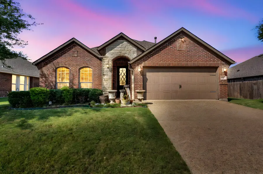 105 Manor Lane, Waxahachie, TX 75165 - Image #2