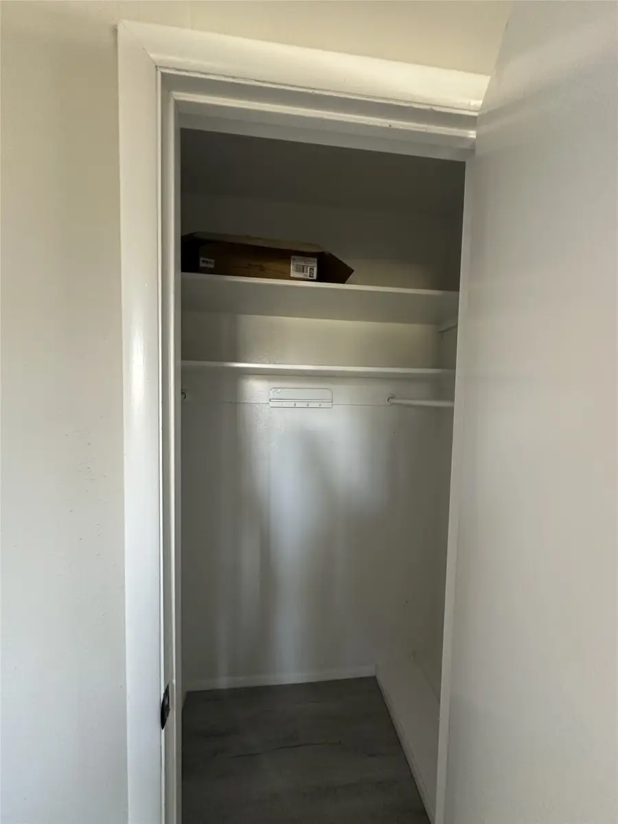 4528 Moorview Avenue, Fort Worth, TX 76119 - Image #3