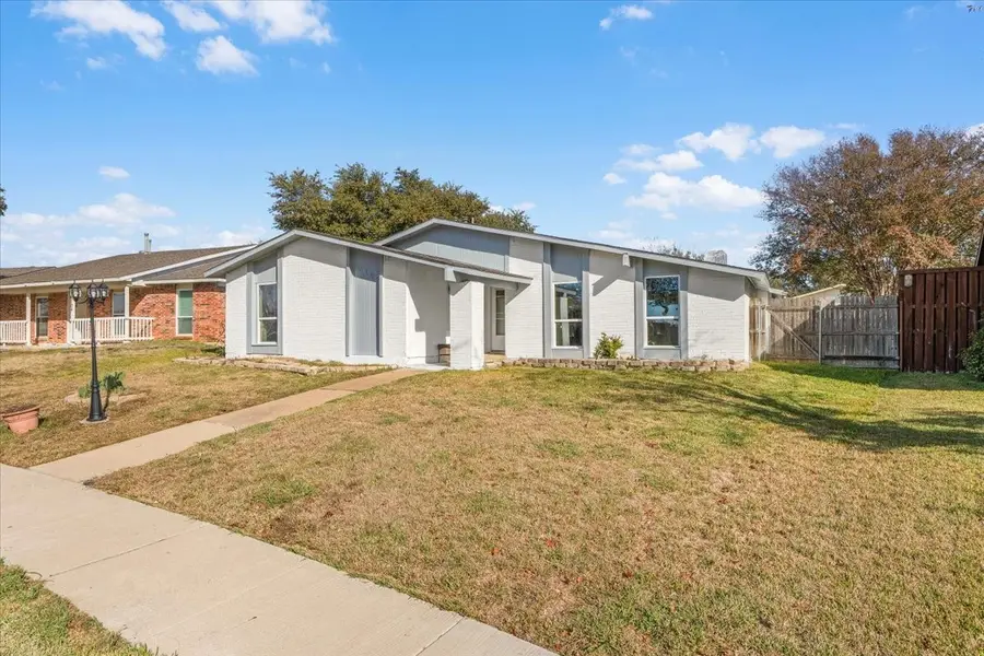 3102 Oak Hill Road, Carrollton, TX 75007 - Image #2