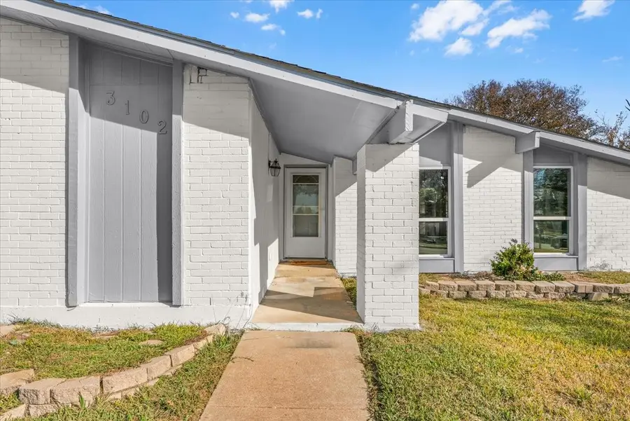 3102 Oak Hill Road, Carrollton, TX 75007 - Image #3