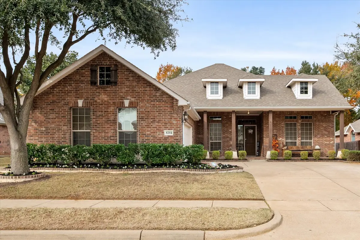 8204 Summerleaf Drive, Arlington, TX 76001 - Image #1