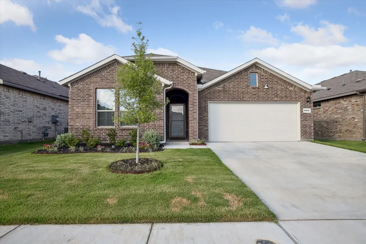 9609 Alderleaf Trail, Crowley, TX 76036 - Image #1